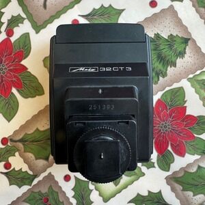 Metz 32CT3 Mecablitz System SCA 300 Flash Unit Photography tested for power.